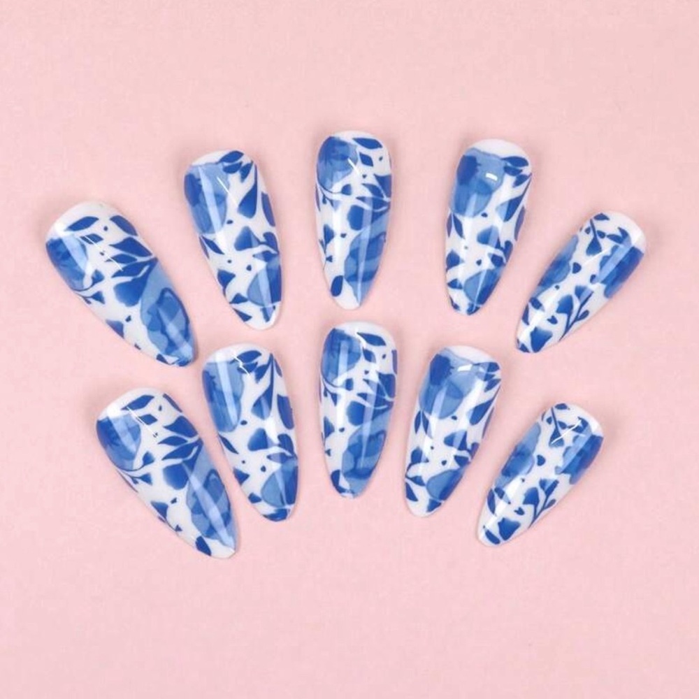 Resort Almond Floral Blue Press-On Nails 24 Set - Picture 4 of 11